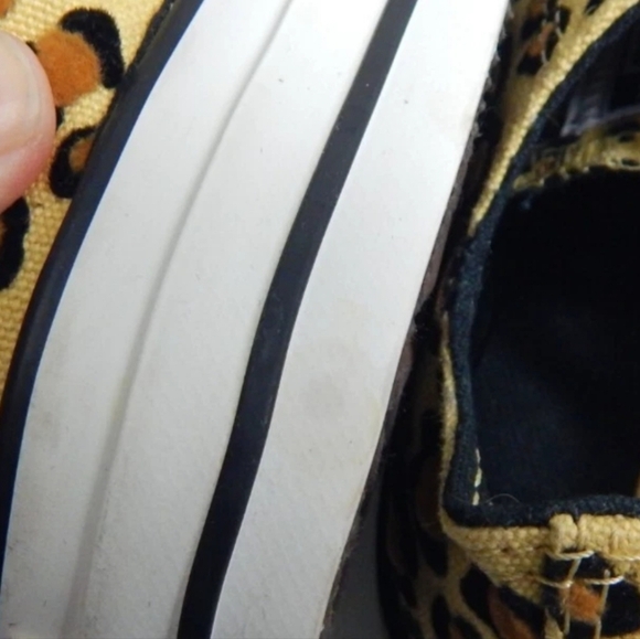 Converse Low OX Leopard Flocked Sneakers - Picture 5 of 8